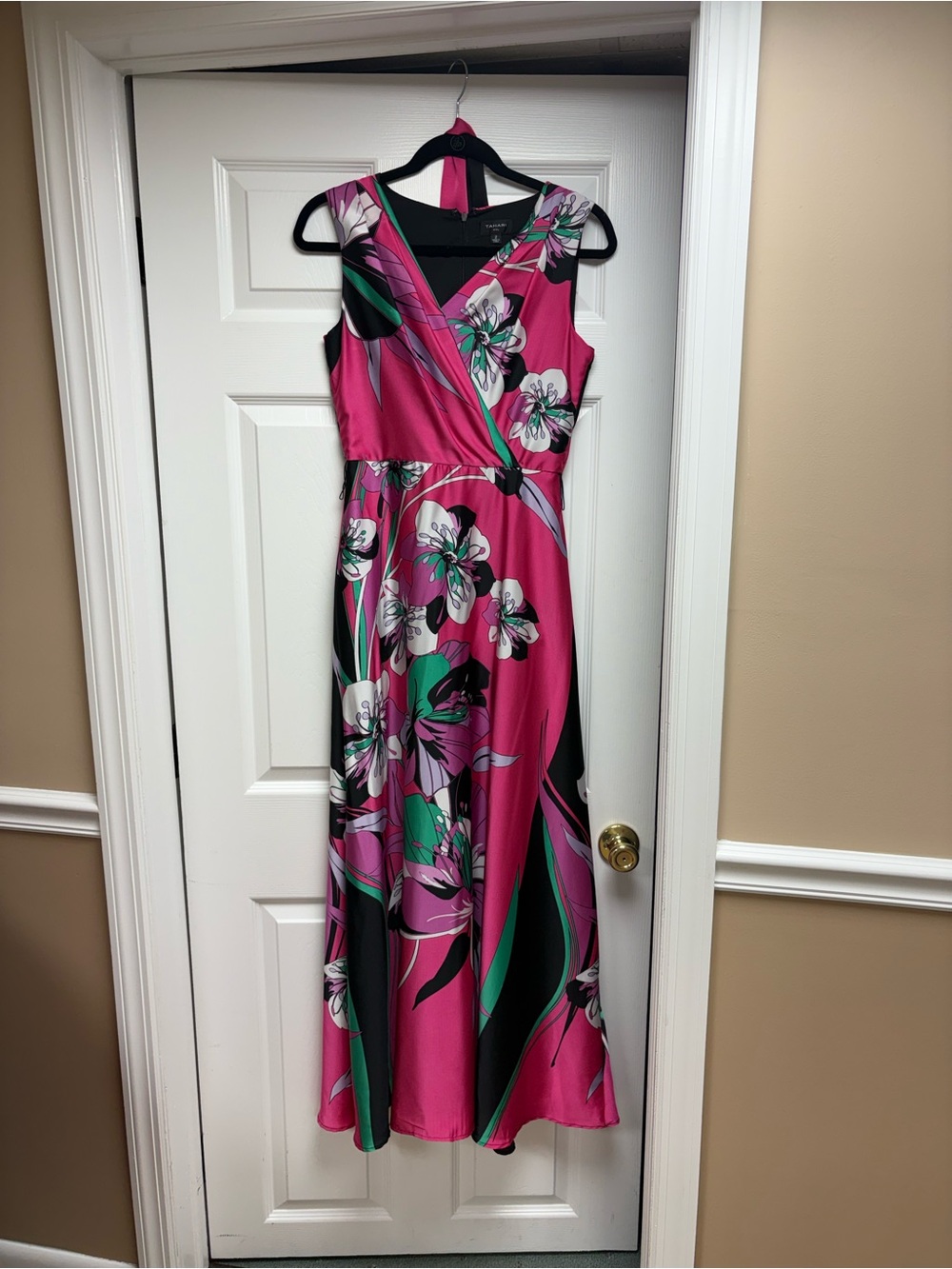 Sleeveless Fuchsia Floral Maxi Dress Tahari size 2
